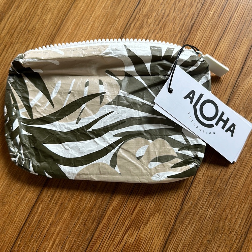 NWT Aloha Collection Mini Waterproof Pouch